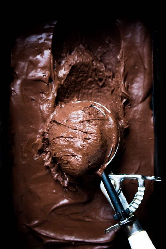 No-Churn Low Carb & Keto Chocolate Ice Cream 🍦 #ketoicecream #lowcarbicecream #nochurnicecream #chocolateicecream