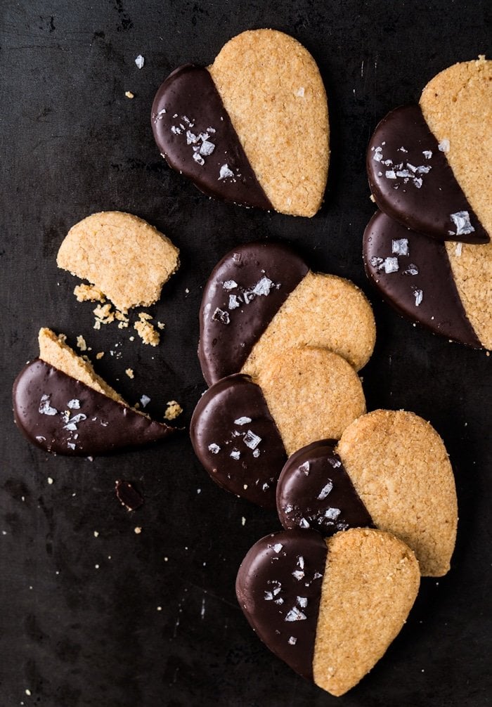 Toasted Almond Gluten Free, Grain Free & Keto Shortbread Cookies 🍪 Less than 1g net carbs a pop! #ketocookies #ketosweettreats #ketoshortbread