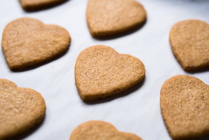 Toasted Almond Gluten Free, Grain Free & Keto Shortbread Cookies 🍪 Less than 1g net carbs a pop! #ketocookies #ketosweettreats #ketoshortbread