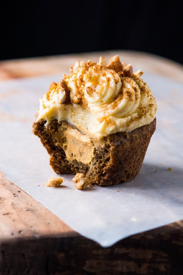 Gluten Free & Keto Pumpkin Spice Latte Muffins (or Cupcakes!) #keto #lowcarb #healthyrecipes #glutenfree #pumpkin #pumpkinspicelatte #muffins #cupcakes