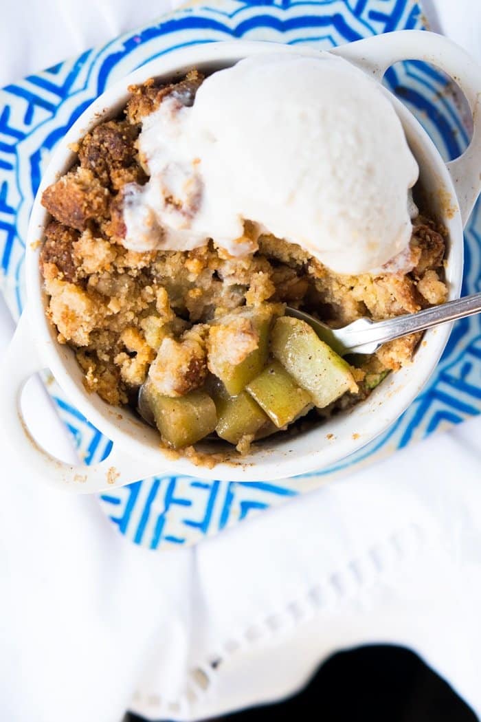 Low carb & keto apple crumble with vanilla ice cream