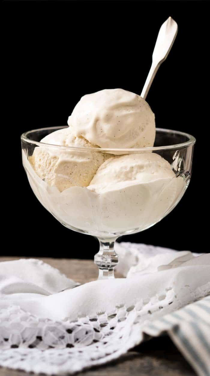 No-Churn Paleo, Low Carb & Keto Vanilla Ice Cream 🍦 #keto #lowcarb #dairyfree #paleo #healthyrecipes #icecream
