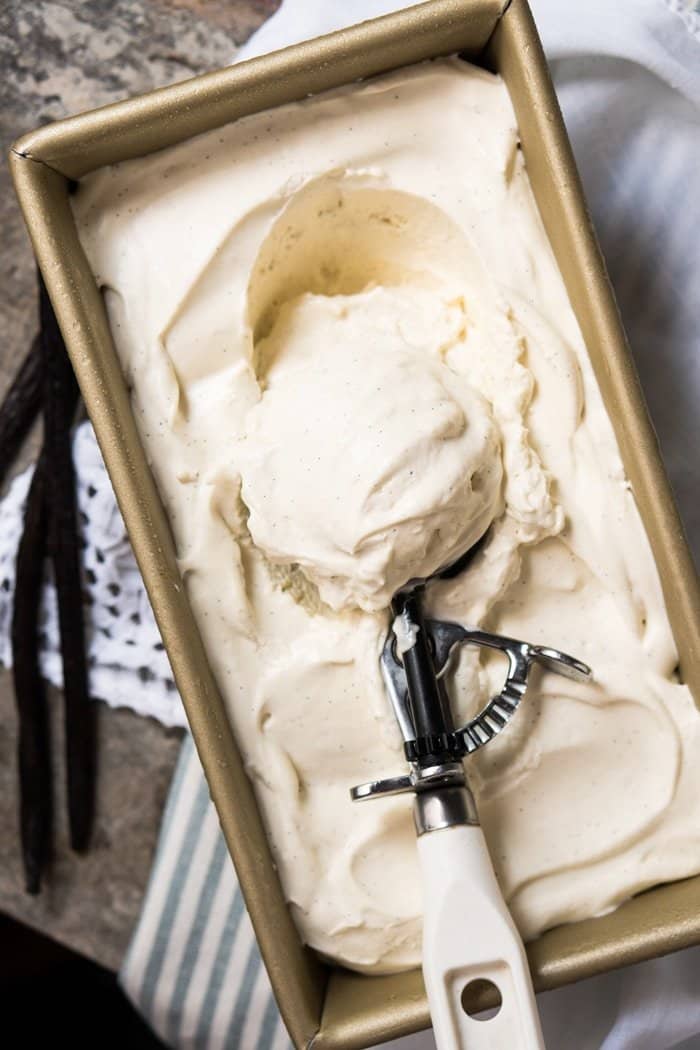 No-Churn Paleo, Low Carb & Keto Vanilla Ice Cream 🍦 #keto #lowcarb #dairyfree #paleo #healthyrecipes #icecream