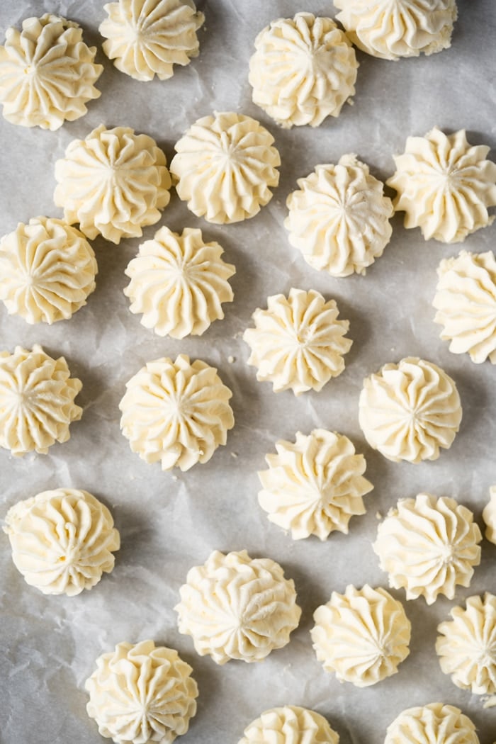 Piped buttercream keto fat bombs