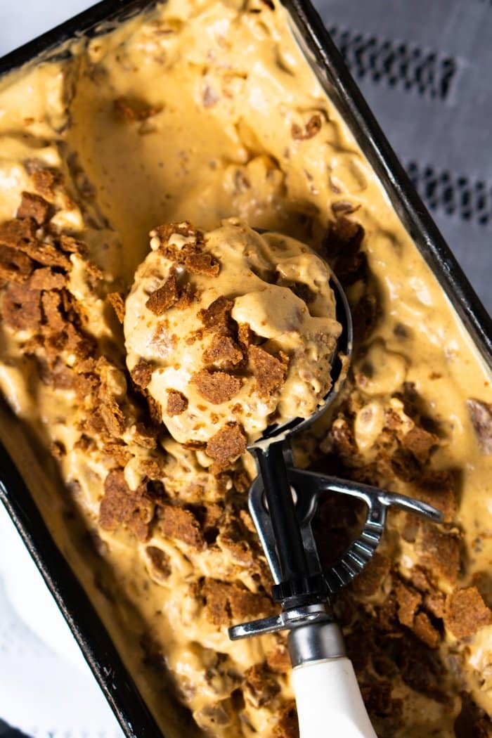 No-Churn Gluten Free & Keto Pumpkin Cheesecake Ice Cream #keto #lowcarb #healthyrecipes #pumpkin #glutenfree #icecream