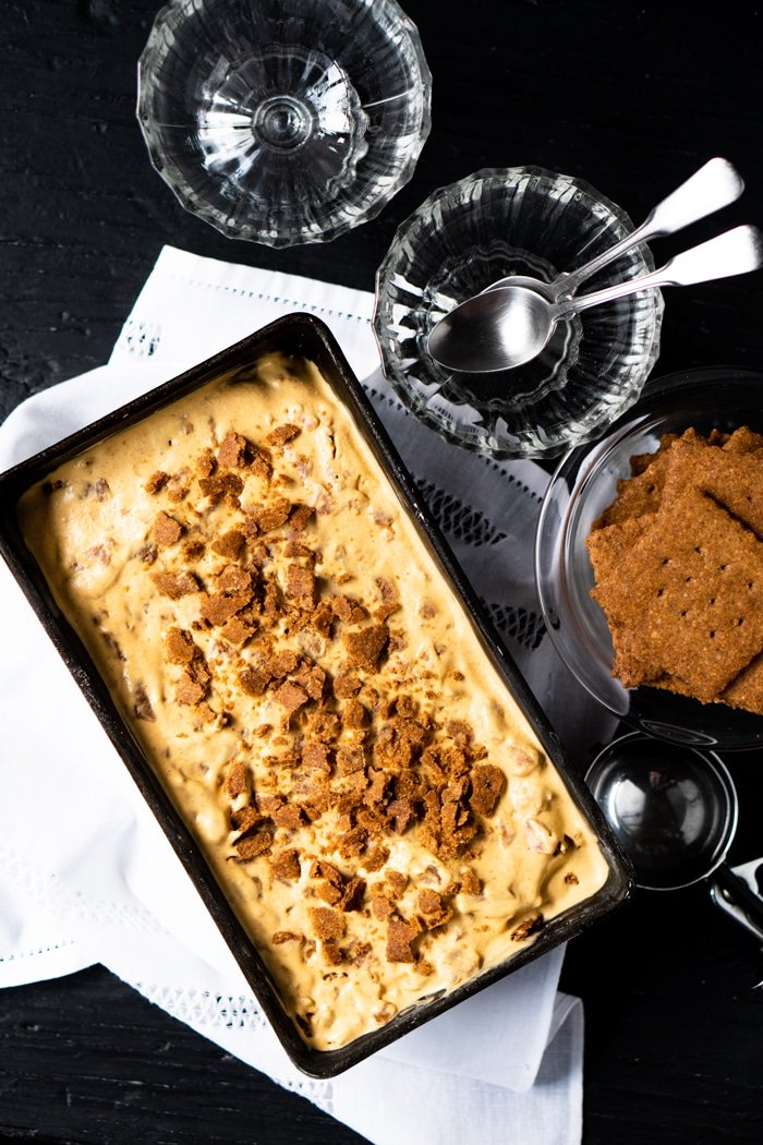 No-Churn Gluten Free & Keto Pumpkin Cheesecake Ice Cream #keto #lowcarb #healthyrecipes #pumpkin #glutenfree #icecream