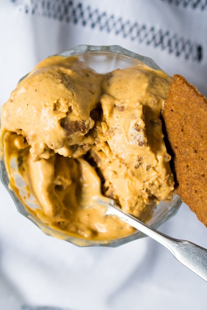 No-Churn Keto Pumpkin Cheesecake Ice Cream 🎃#ketopumpkin #ketoicecream #lowcarbicecream