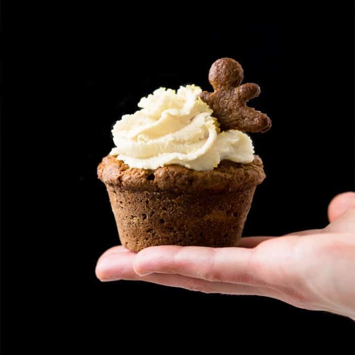 Gluten Free & Keto Gingerbread Cupcakes (with Lemon Buttercream Frosting!) 🍋 #ketocupcakes #ketogingerbread
