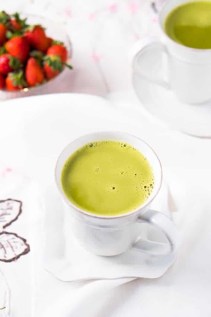 'White Chocolate' Keto Bulletproof Matcha Latte 🍵 #ketobulletproofcoffe #bpc #matchalatte