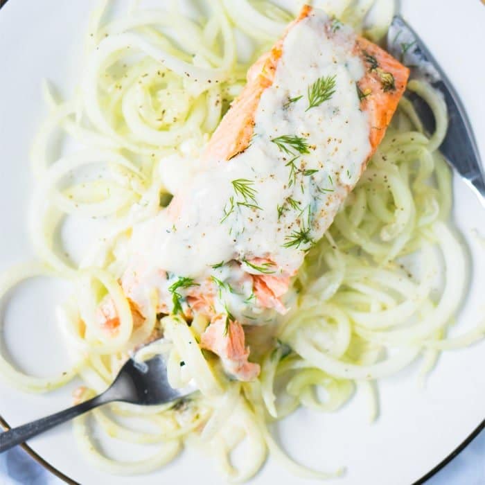 Gluten Free & Keto Salmon Tzatziki with Cucumber Noodles 🐟 # ketosalmon #salmontzatziki