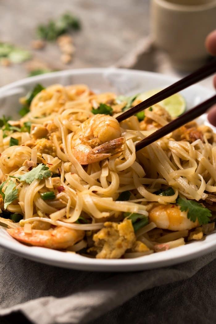 Paleo & Keto Pad Thai with shirataki noodles 🍜Just 2g net carbs! #keto #paleo #lowcarb #healthyrecipes #glutenfree #padthai