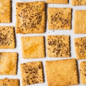 Grain Free, Gluten Free & Keto Almond Crackers 🧀 #keto #ketosnacks #ketocrackers