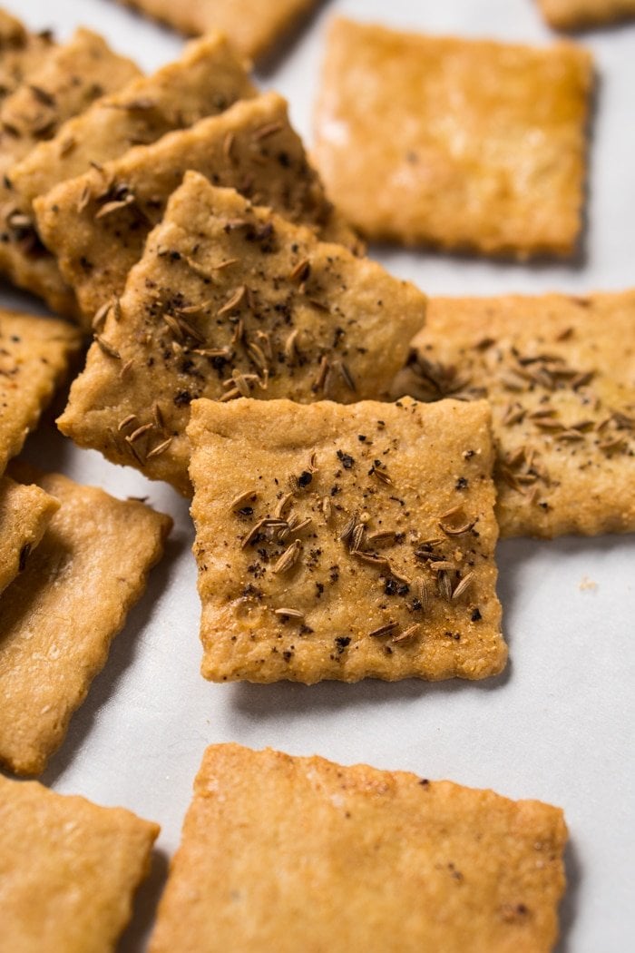 Grain Free, Gluten Free & Keto Almond Crackers 🧀 #keto #ketosnacks #ketocrackers 