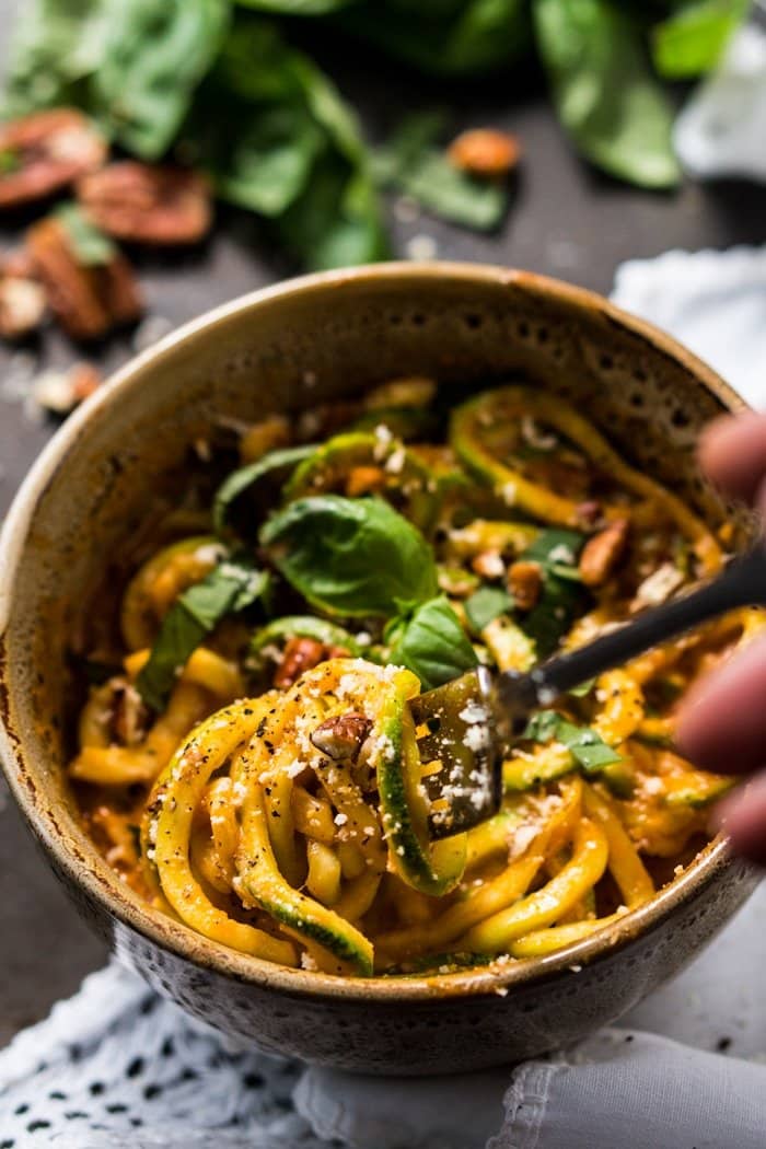 Gluten Free & Keto Zoodles With Creamy Mascarpone Sauce 🍝 An ideal 15 minute weeknight meal! #keto #lowcarb #glutenfree #zoodles #healthyrecipes #ketorecipes #ketodiet