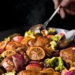 Paleo, Whole30 & Keto Sheet Pan Chicken 🍗 With lemon and plenty of low carb veggies! #ketochicken #ketodinner #ketosheetpan