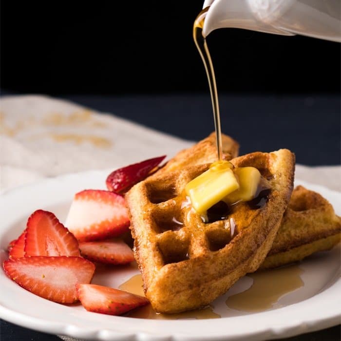 Gluten Free, Grain Free & Keto Waffles 🥞 Just 1g net carbs per waffle! #keto #ketodiet #ketobreakfast #lowcarb #healthyrecipes