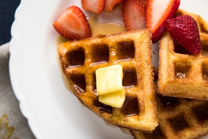 Gluten Free, Grain Free & Keto Waffles 🥞 Just 1g net carbs per waffle! #keto #ketodiet #ketobreakfast #lowcarb #healthyrecipes
