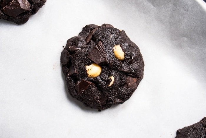 Gluten Free & Keto Double Chocolate Chip Cookies 🍪 #keto #glutenfree #healthyrecipes #ketodiet