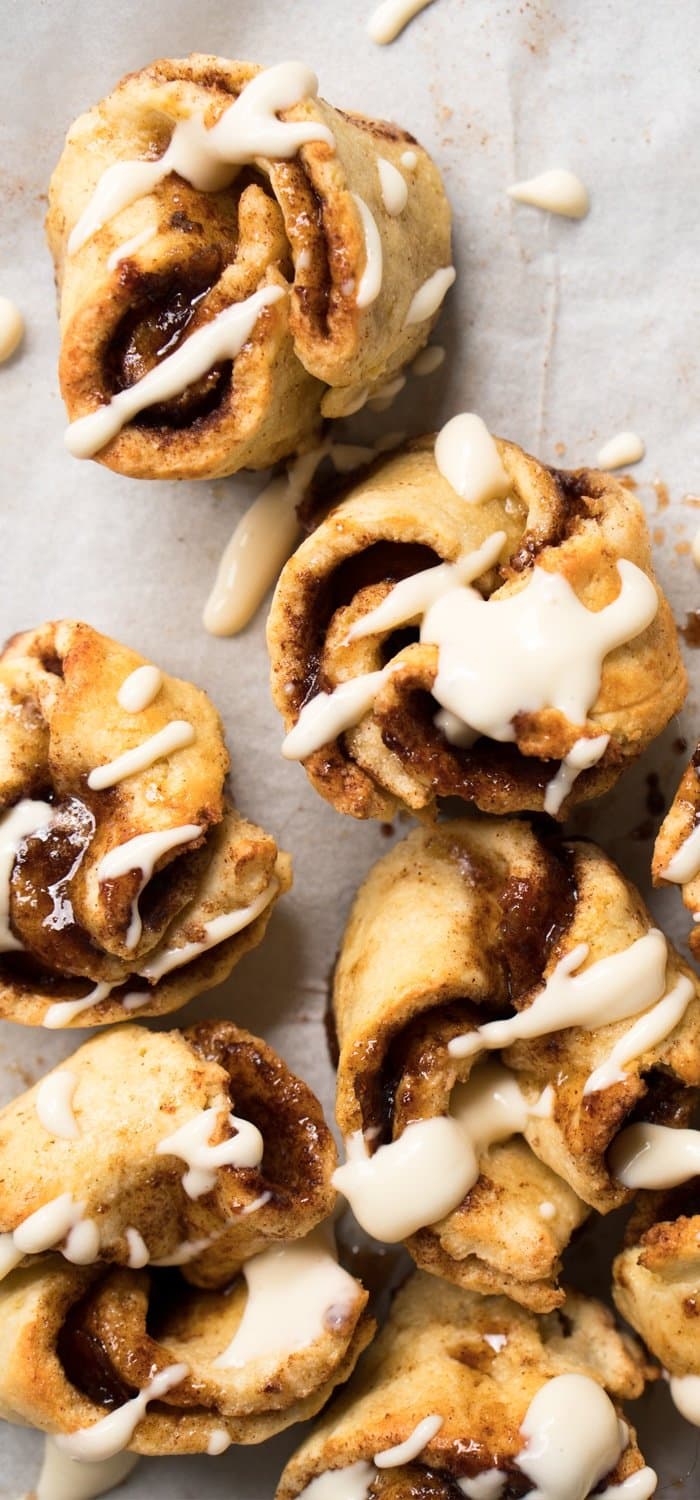 Gluten Free, Dairy Free & Keto Cinnamon Roll Knots 🍥💨 ready in 30! #keto #ketodesserts #lowcarb #glutenfree #dairyfree #healthyrecipes #cinnamonrolls