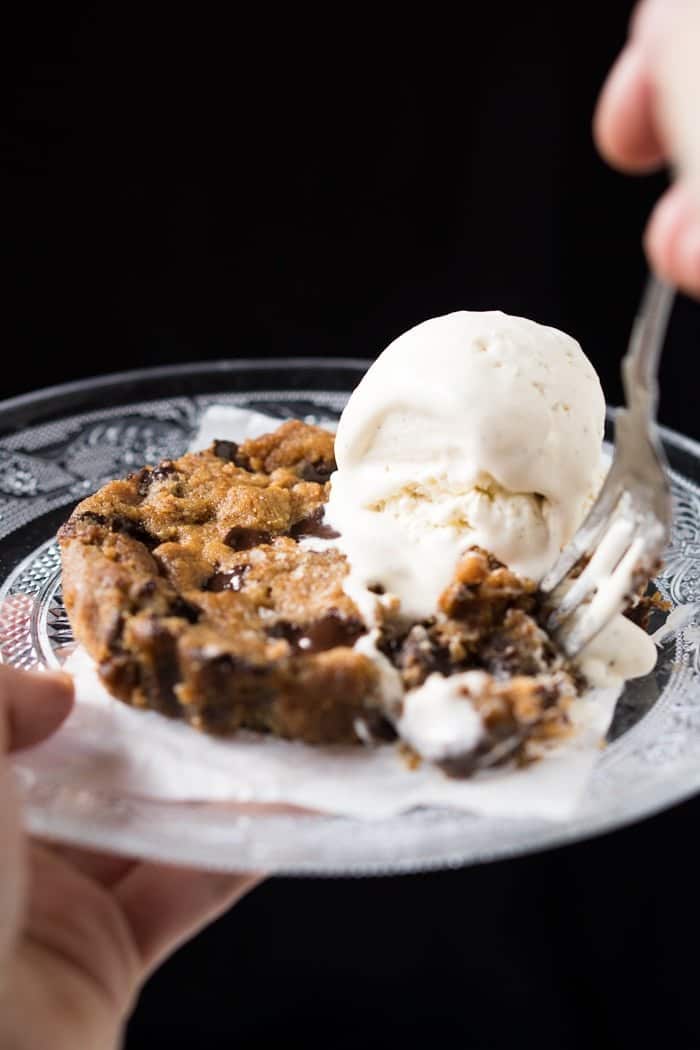 Gluten Free, Paleo & Keto Cookie Pie-For-1 🍪 #keto #lowcarb #dairyfree #paleo #healthyrecipes #ketodesserts #cookies