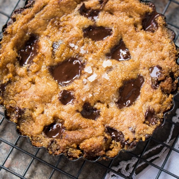 Gluten Free, Paleo & Keto Cookie Pie-For-1 🍪 #keto #lowcarb #dairyfree #paleo #healthyrecipes #ketodesserts #cookies