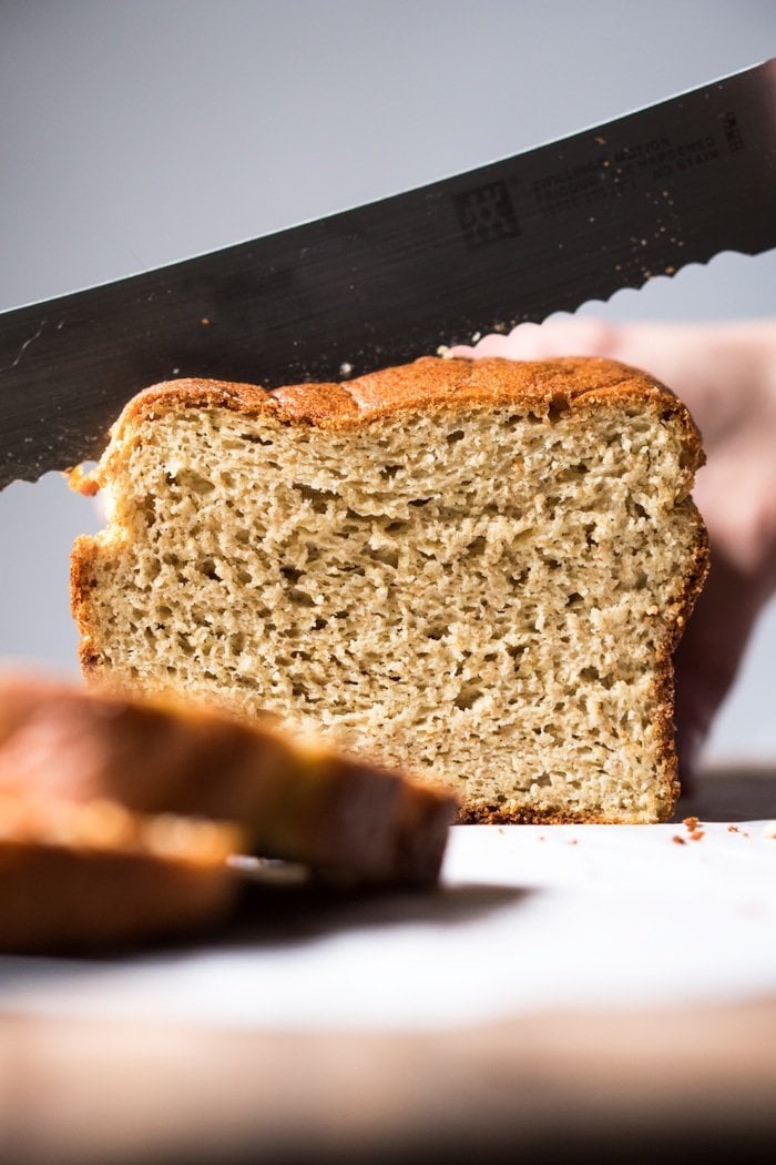 Slicing keto bread with yeast