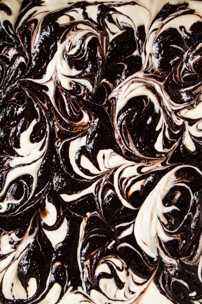 Gluten Free, Low Carb & Keto Cheesecake Brownies 🍫 Just 1.5g net carbs! #keto #ketodessert #lowcarb #brownies #glutenfree #chocolate #cheesecake #healthyrecipes