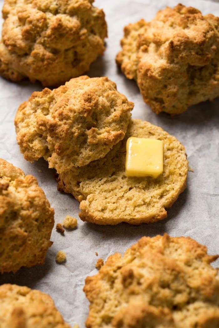 30-Minute Gluten Free, Paleo & Keto Drop Biscuits 🍞💨 #keto #ketodiet #lowcarb #paleo #glutenfree #ketobreakfast #ketobread #healthyrecipes #biscuits