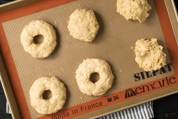 Gluten Free, Paleo & Keto Bagels #keto #lowcarb #glutenfree #paleo #healthyrecipes #bagels #dairyfree #ketorecipes #ketodiet