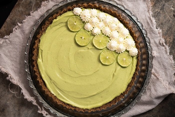 No-Bake Gluten Free, Paleo & Keto Key Lime Pie #keto #lowcarb #glutenfree #paleo #healthyrecipes #keylimepie #ketodessert #pie #ketorecipes #ketodiet
