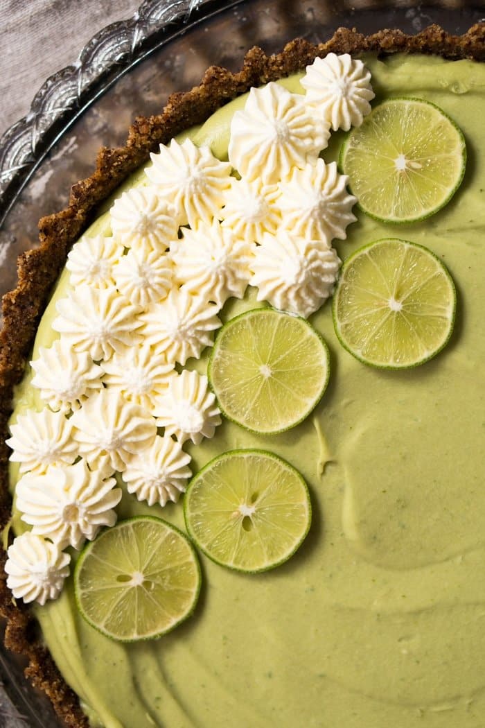 No-Bake Gluten Free, Paleo & Keto Key Lime Pie #keto #lowcarb #glutenfree #paleo #healthyrecipes #keylimepie #ketodessert #pie #ketorecipes #ketodiet