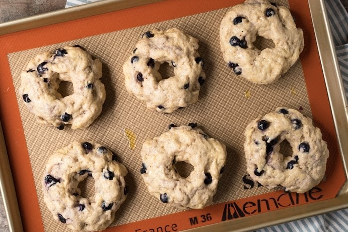 Gluten Free, Paleo & Keto Blueberry Bagels #keto #ketorecipes #lowcarb #dairyfree #glutenfree #paleo #healthyrecipes #bagels
