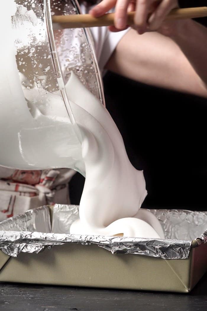 3-Ingredient Sugar Free, Paleo & Keto Marshmallows #keto #lowcarb #glutenfree #paleo #healthyrecipes #marshmallows #ketodessert #ketorecipes #ketodiet #smores