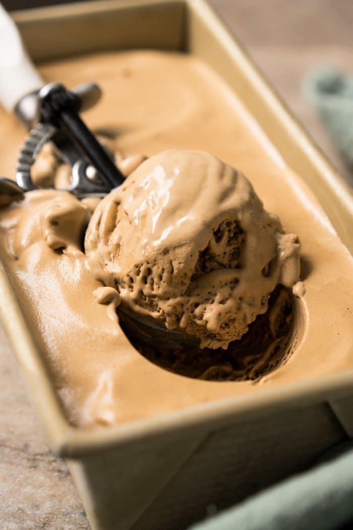 No-Churn Paleo, Low Carb & Keto Coffee Ice Cream #keto #lowcarb #dairyfree #paleo #healthyrecipes #icecream