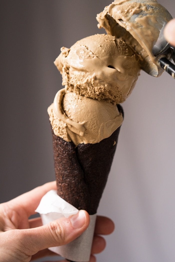 No-Churn Paleo, Low Carb & Keto Coffee Ice Cream #keto #lowcarb #dairyfree #paleo #healthyrecipes #icecream