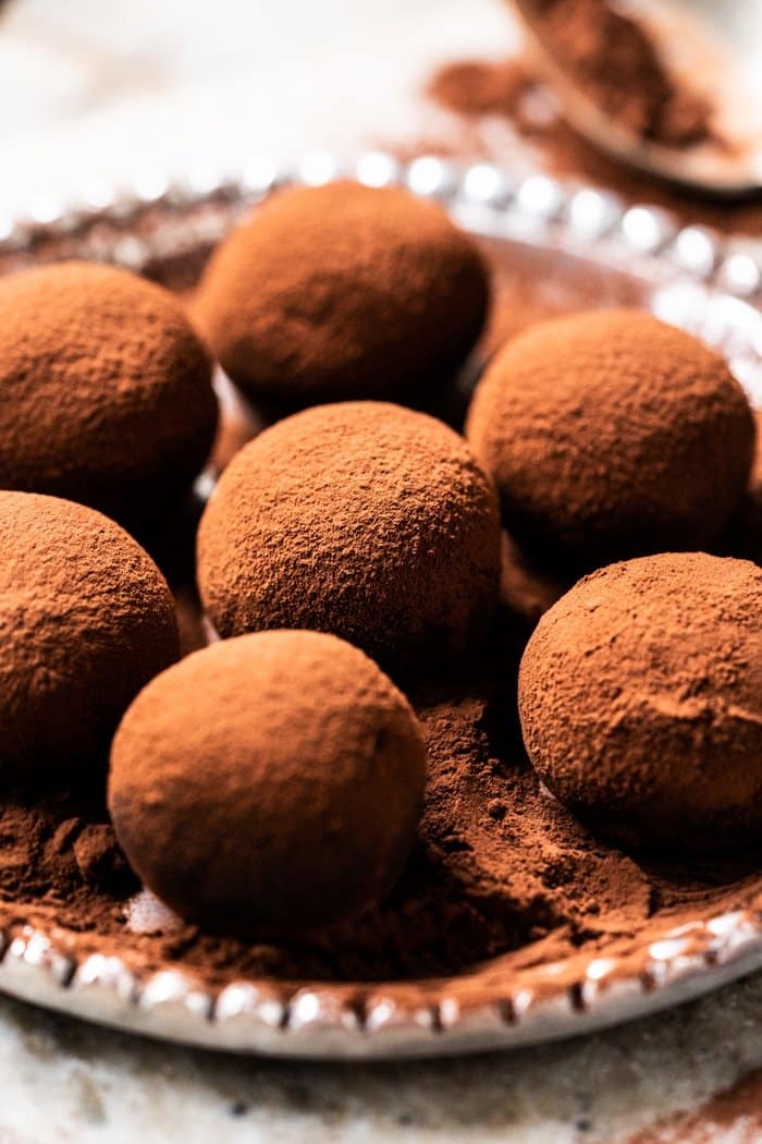Paleo & keto chocolate truffles dusted with cocoa