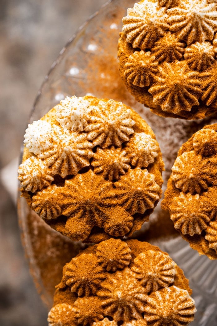 No-bake gluten free & keto pumpkin cheesecake with whipped cream