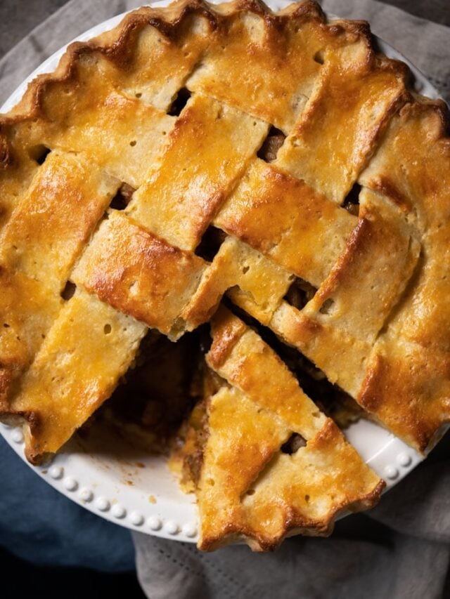 (The Flakiest!) Keto Pie Crust