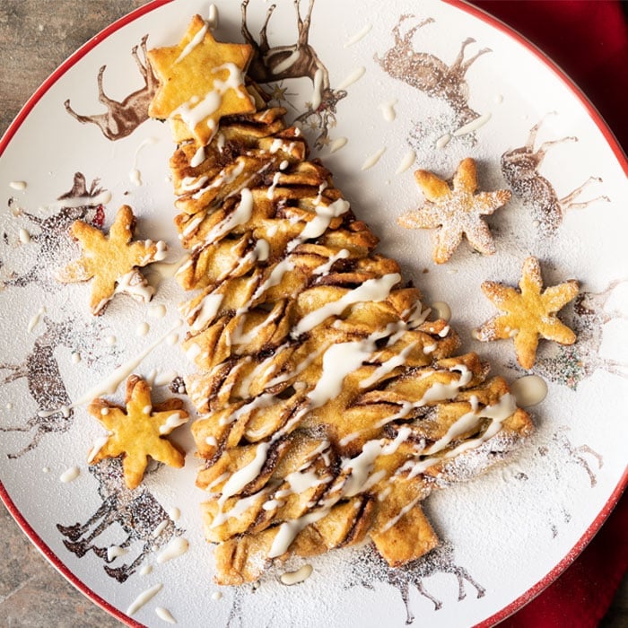 Gluten Free & Keto Pull-Apart Christmas Tree | with a 'cinnamon roll' filling