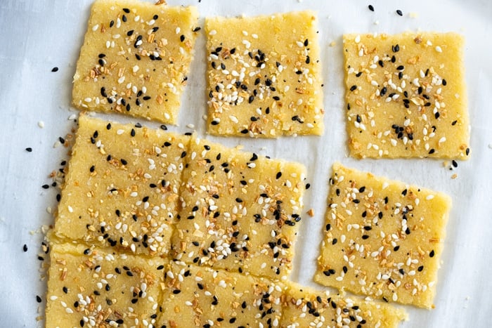 Uncooked keto microwave crackers