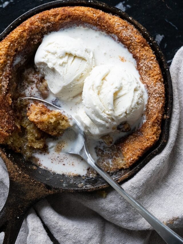 (Ultra Cozy!) Keto Snickerdoodle Skillet Cookie